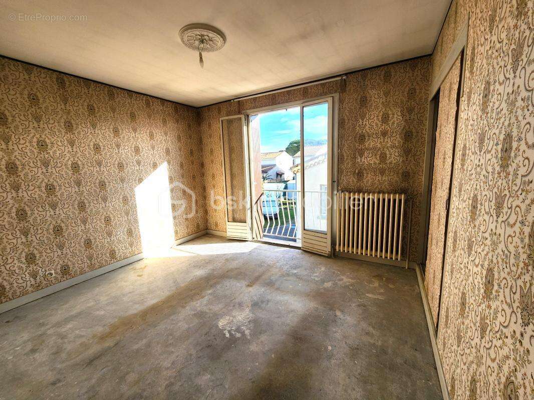 Maison à MONTELIMAR