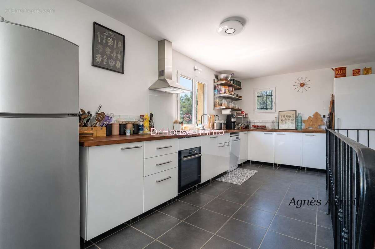Maison 160 m² à Belgentier  - photo 20