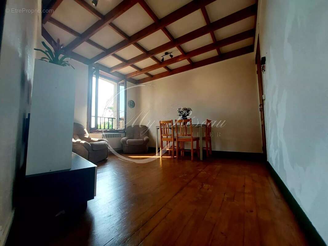 Appartement à LEZIGNAN-CORBIERES