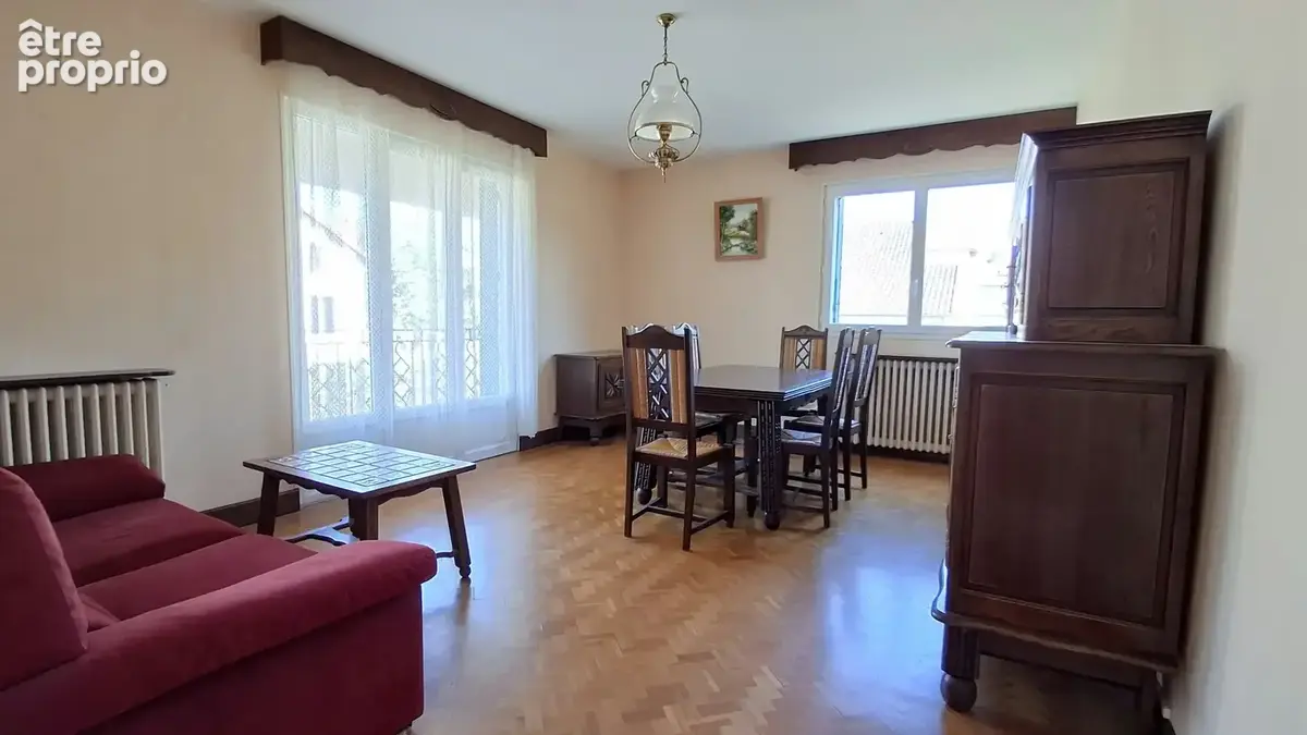 Située à proximité des commodités, maison en rez de chaussée surélevée de 133 m2 habitables sur beau terrain d - photo 7