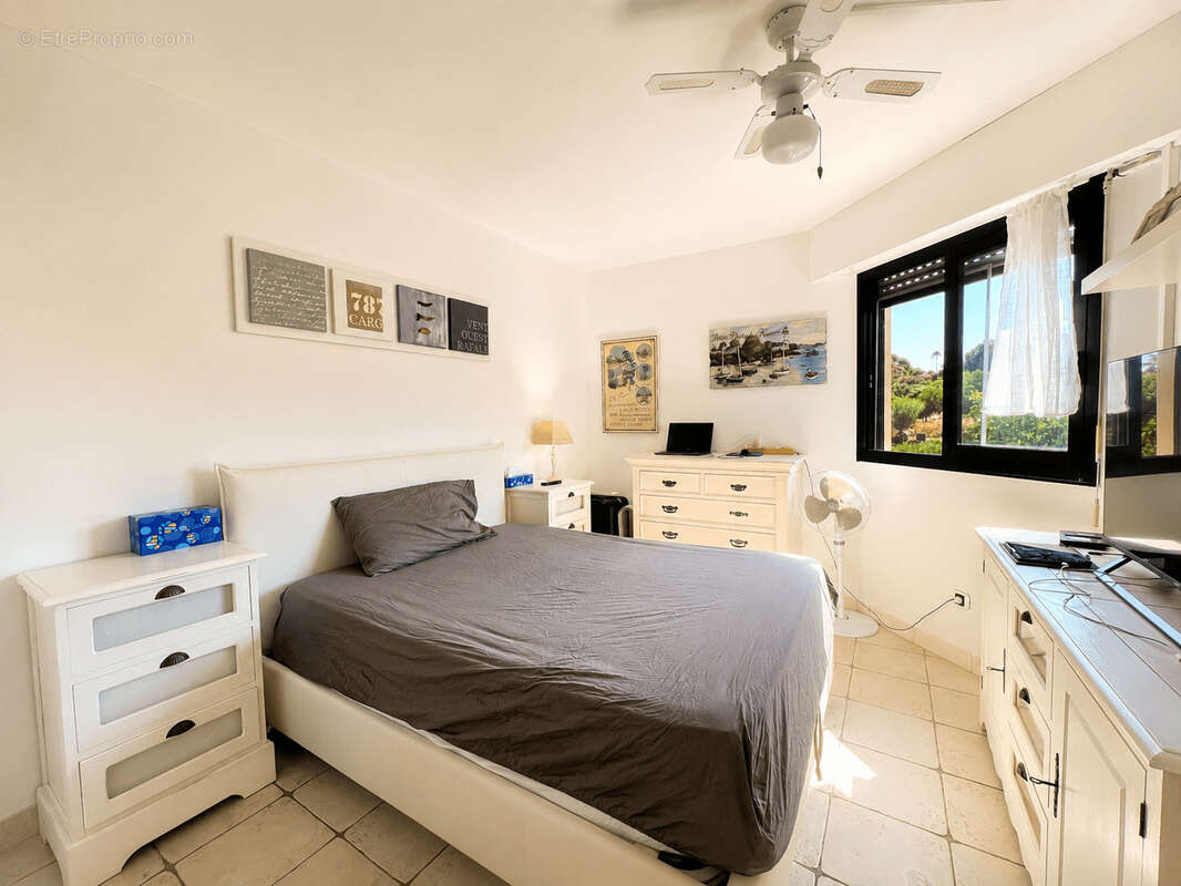 Antibes • Duplex 4 pièces 98 m2 • 2 Terrasses • Dernier étage • Aperçu mer • Double garage • Piscine • Tennis - photo 13