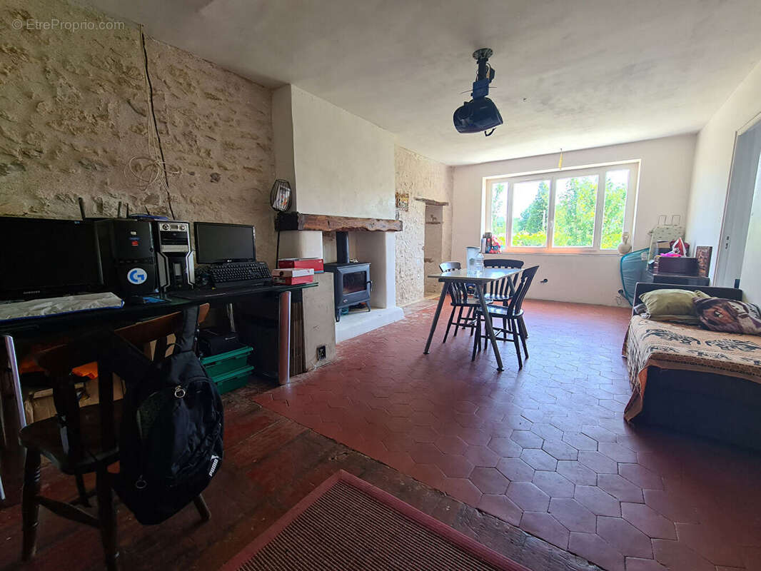 Maison Longueville gare paris est 50 mn à 5min 2 chambres+ aménageable  budget - photo 2
