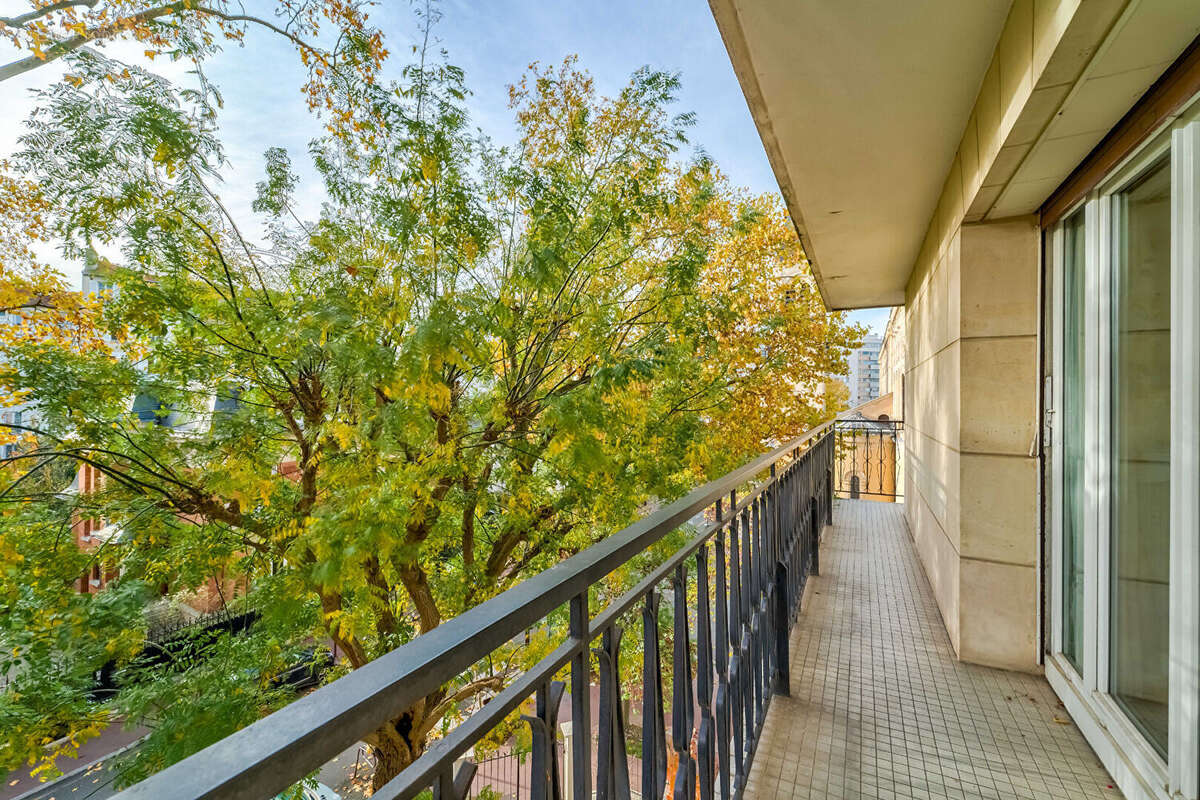 Appartement à CHARENTON-LE-PONT