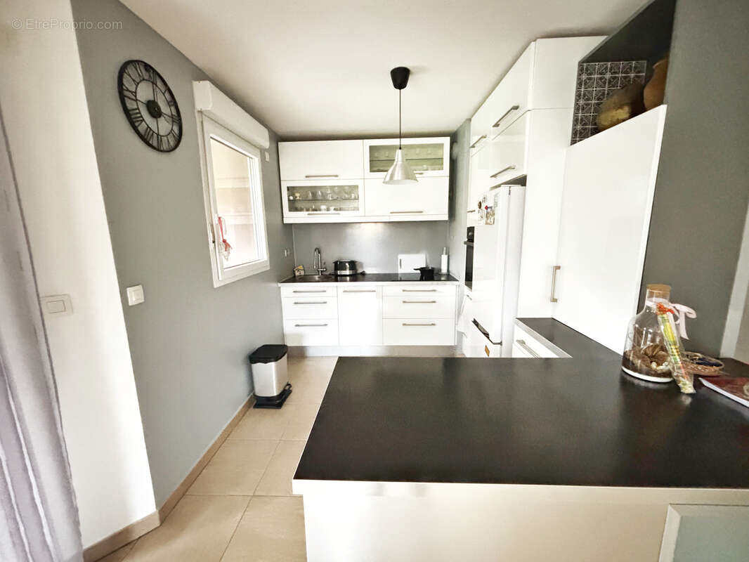 Appartement à VAULX-MILIEU