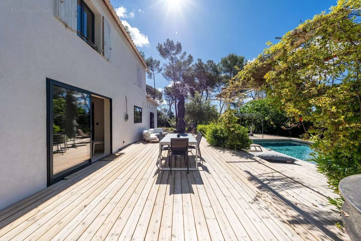Maison à MOUGINS