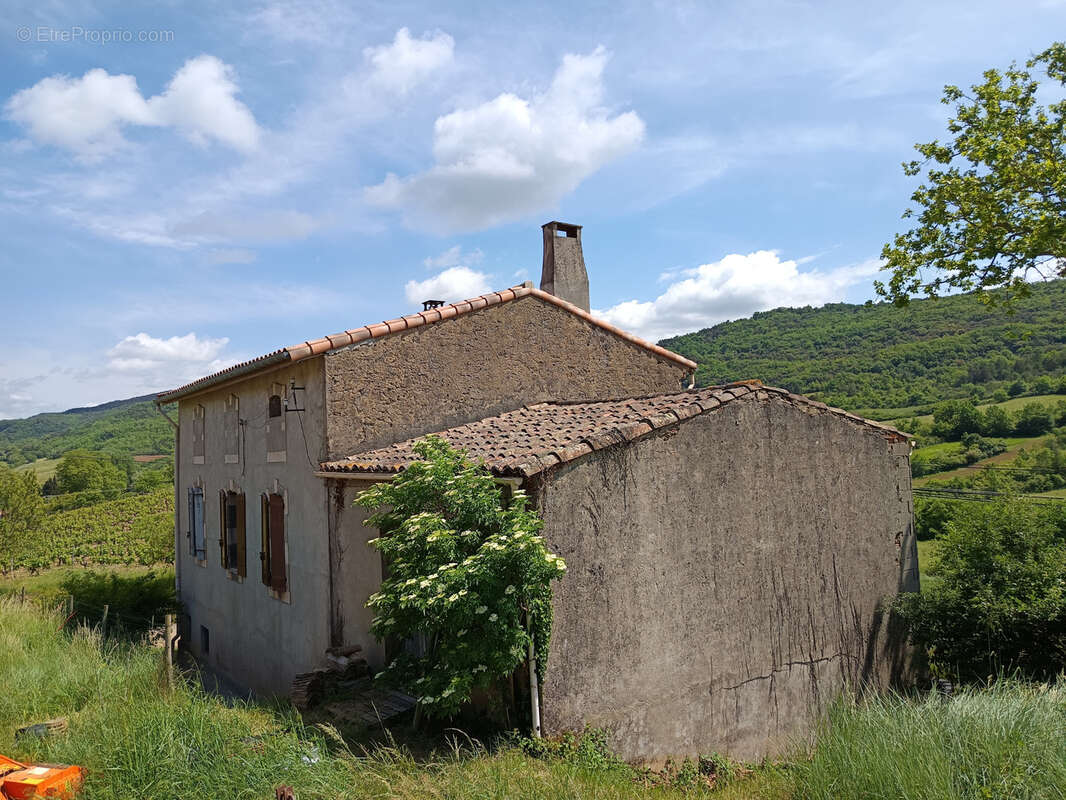 Maison de caractere  avec terrain non  attenant et garage - photo 2