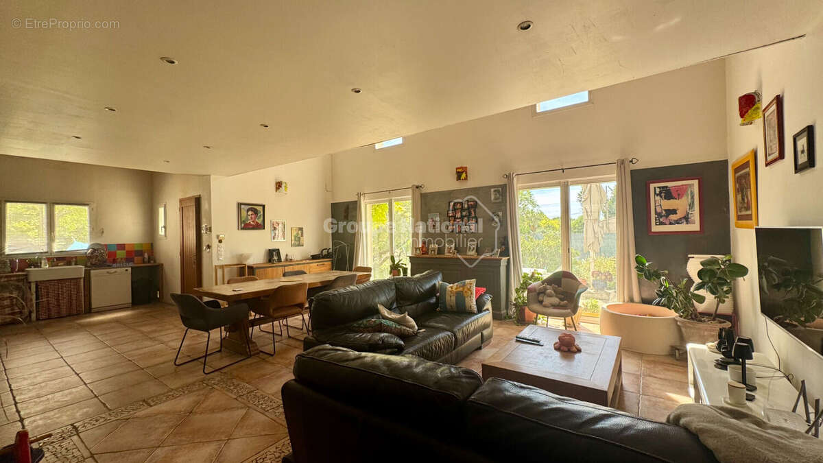Maison familiale P7 de 213 m² avec piscine - Secteur Mas du Boudan - photo 5