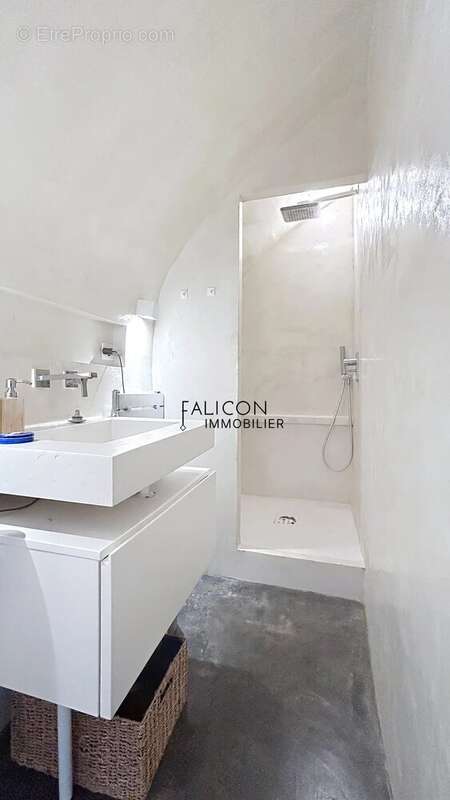 Appartement à FALICON