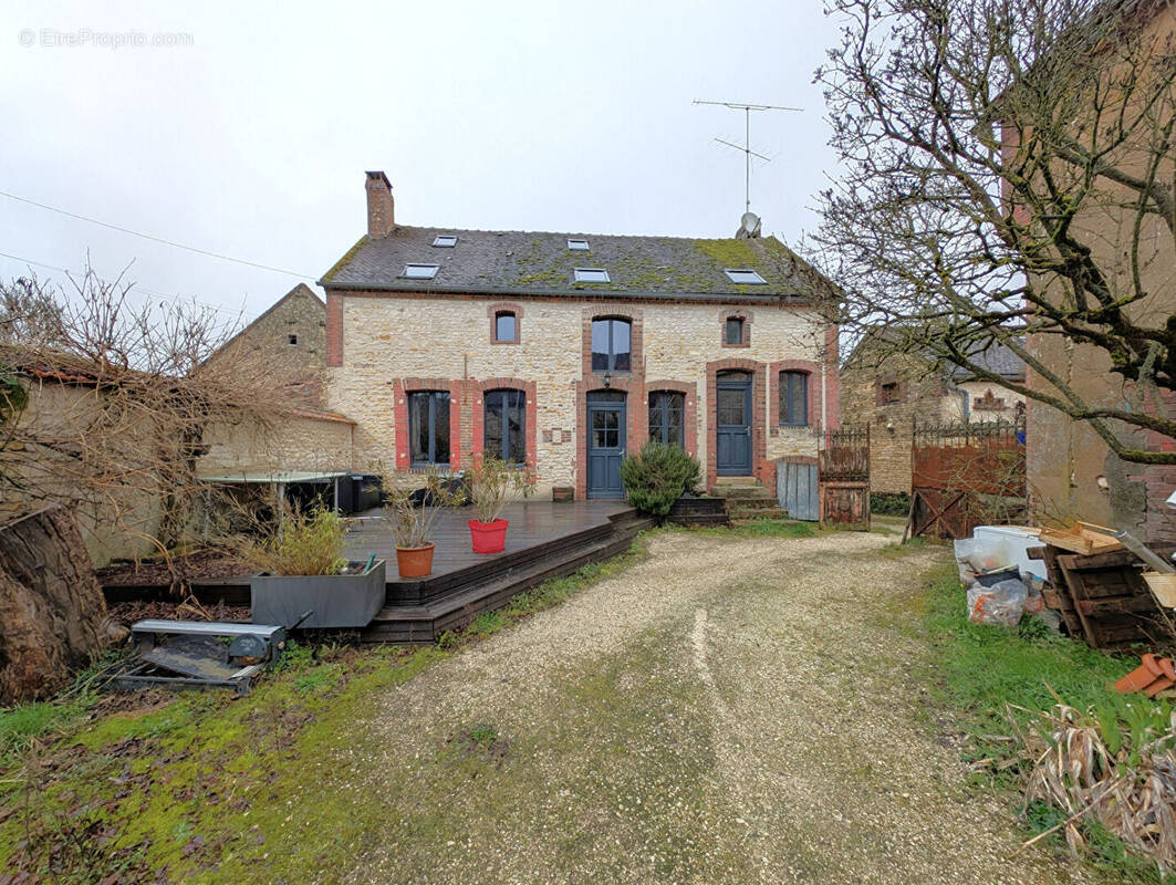 Maison à SAINT-MAURICE-LE-VIEIL