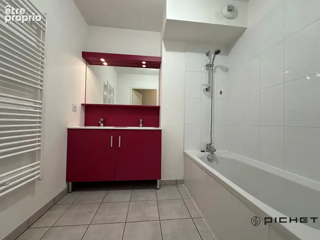 A VENDRE sur VILLENAVE D'ORNON APPARTEMENT T3 de 62m² avec 16,5m² de terrasse et 2 parking couvert - photo 3