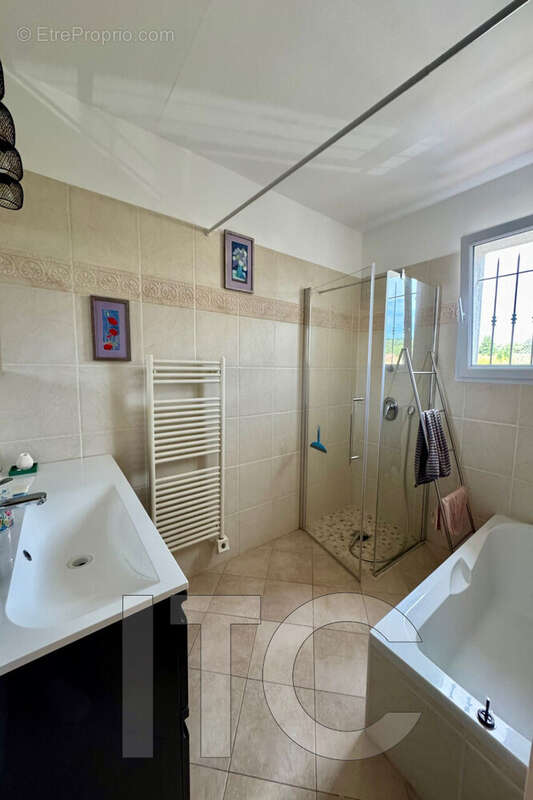 Maison à POURRIERES