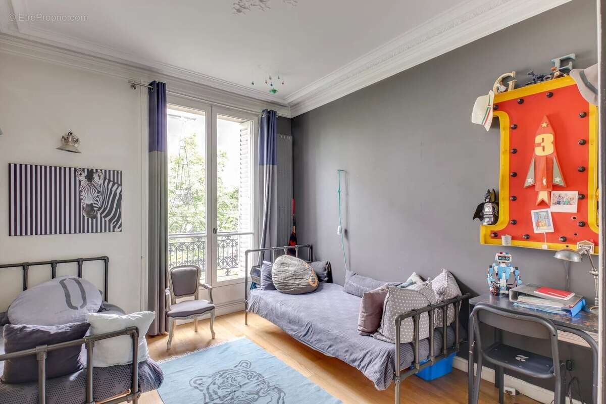 Appartement à PARIS-17E