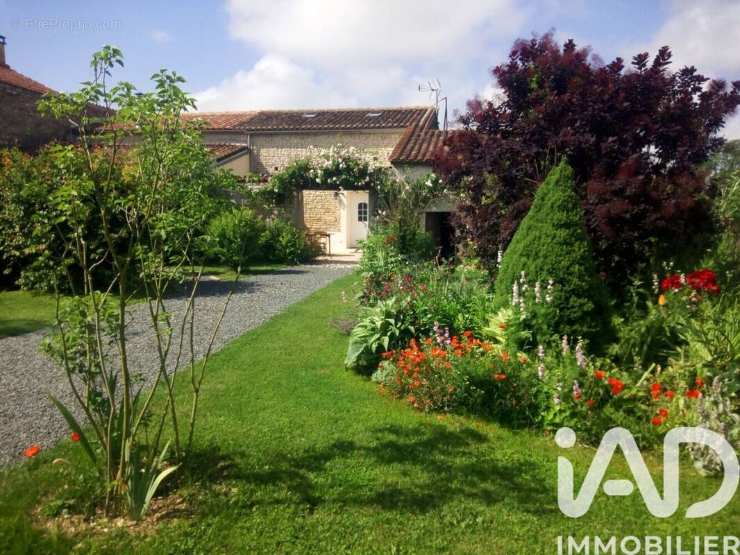 Photo 1 - Maison à MATHA