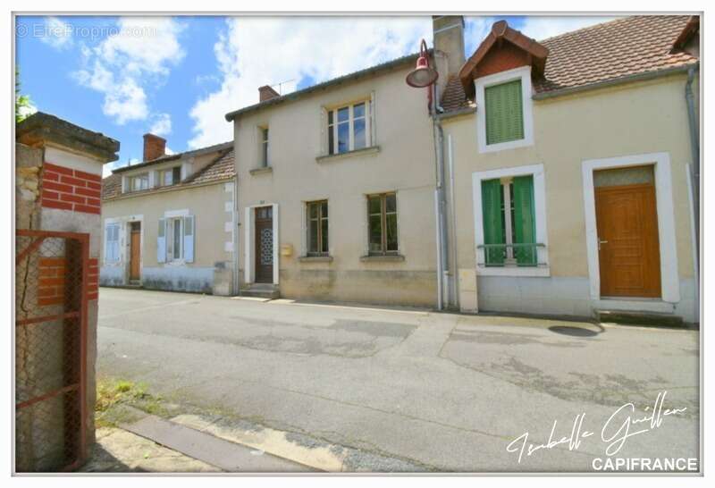 Maison à LE CHATELET