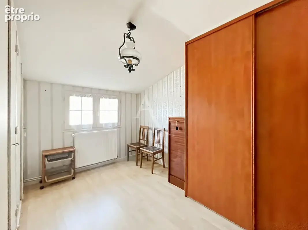 Maison en pierre avec dépendances ! 4 chambres - 7 334 m2 de terrain - photo 13