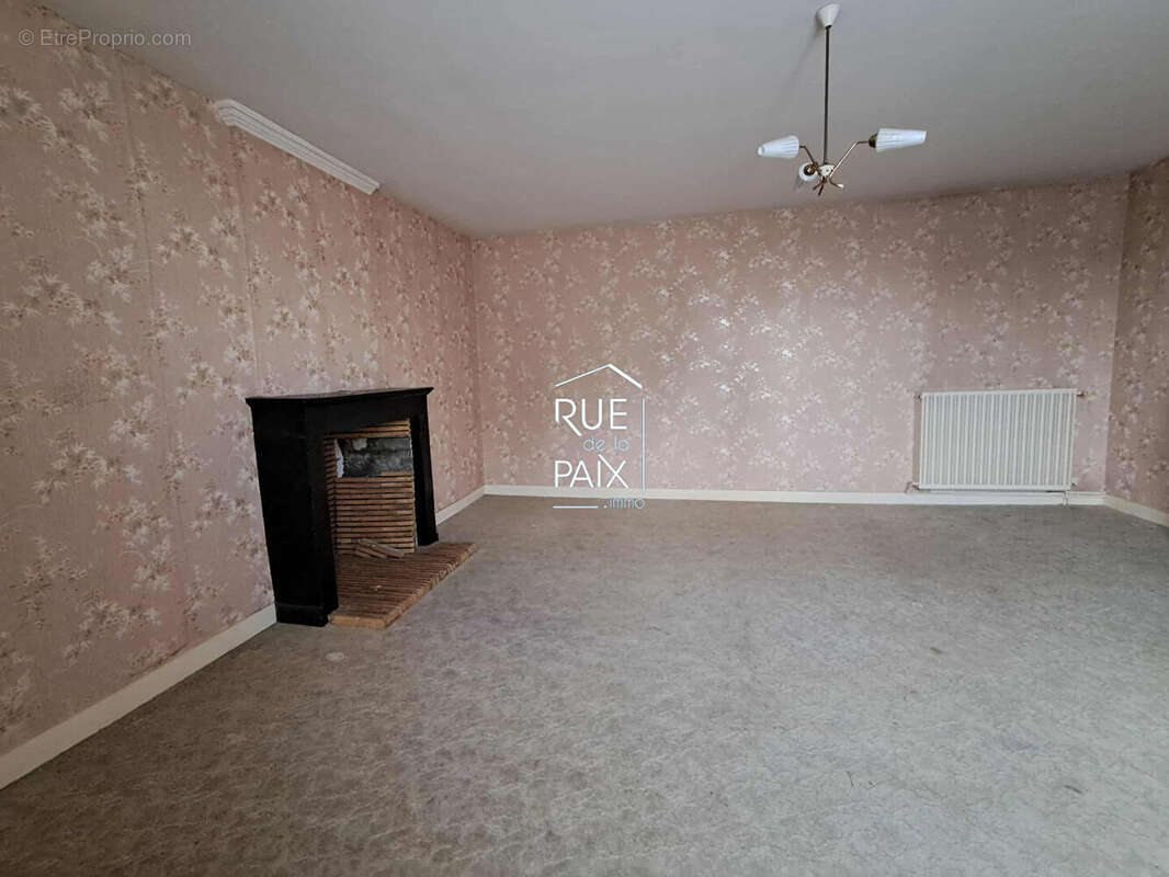 Maison située à Antran avec dépendances et grand jardin ! - photo 8