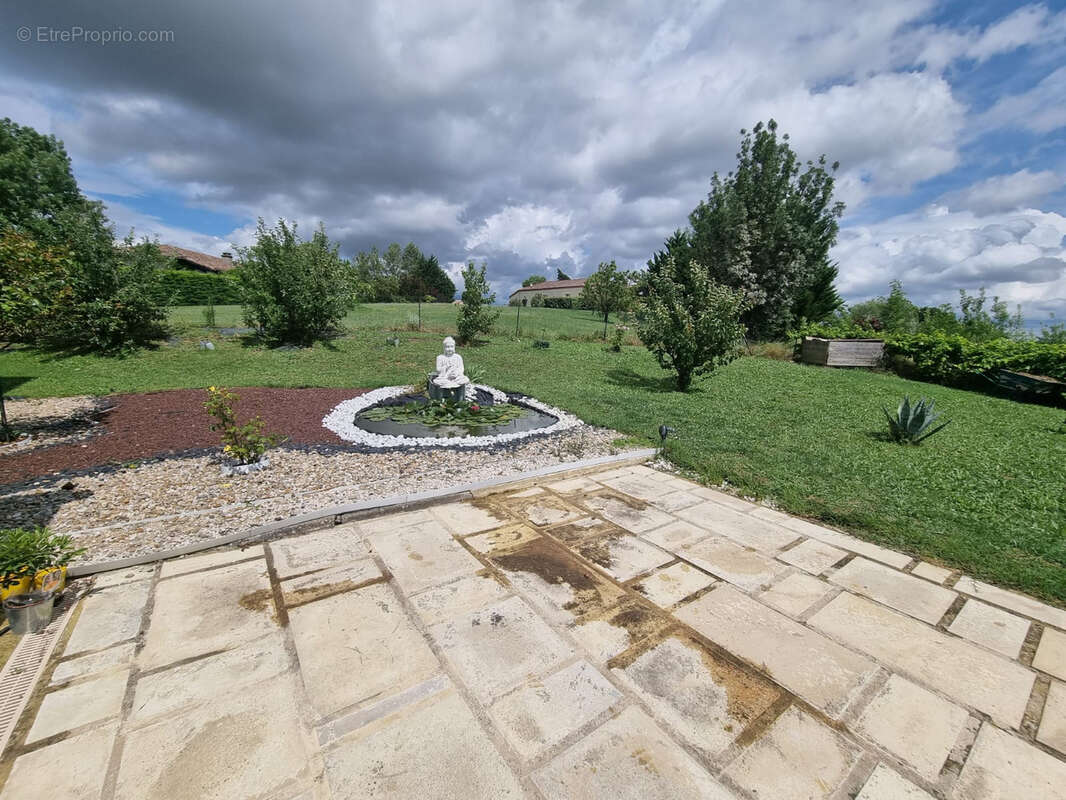 Maison à MONTPEZAT-DE-QUERCY