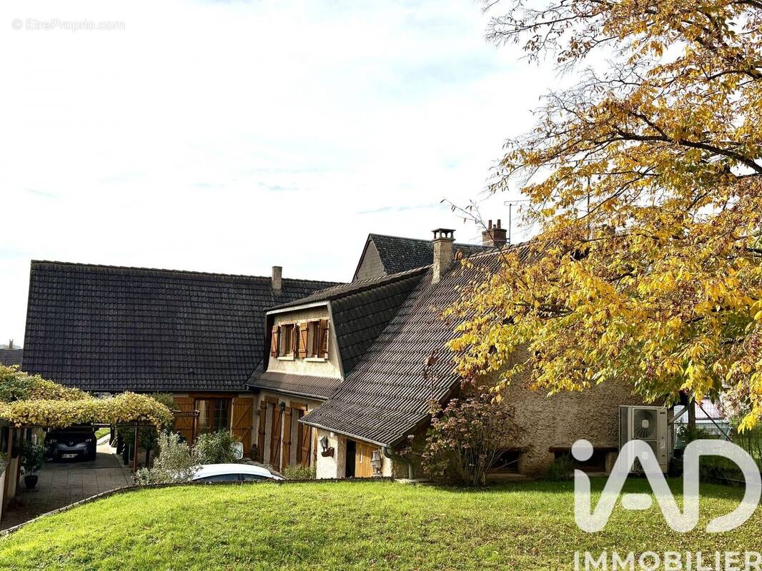 Photo 1 - Maison à VILLENEUVE-LES-SABLONS