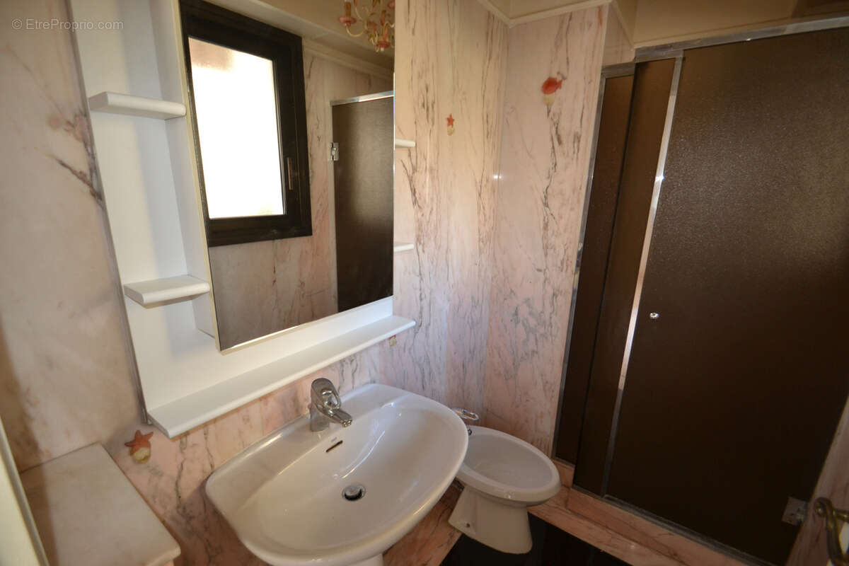 Juan les pins plages grand 3 pieces 75 m2 + cave et parking interieur - photo 10