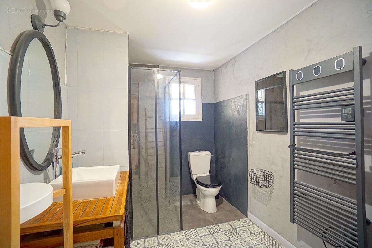 Maison à LA TOUR-DE-SALVAGNY