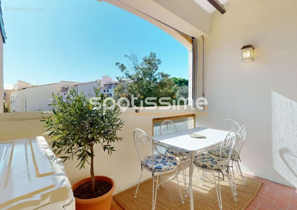 Studio avec balcon, exposition sud-ouest et parking privatif  Cap d'Agde, Centre-Port - photo 2