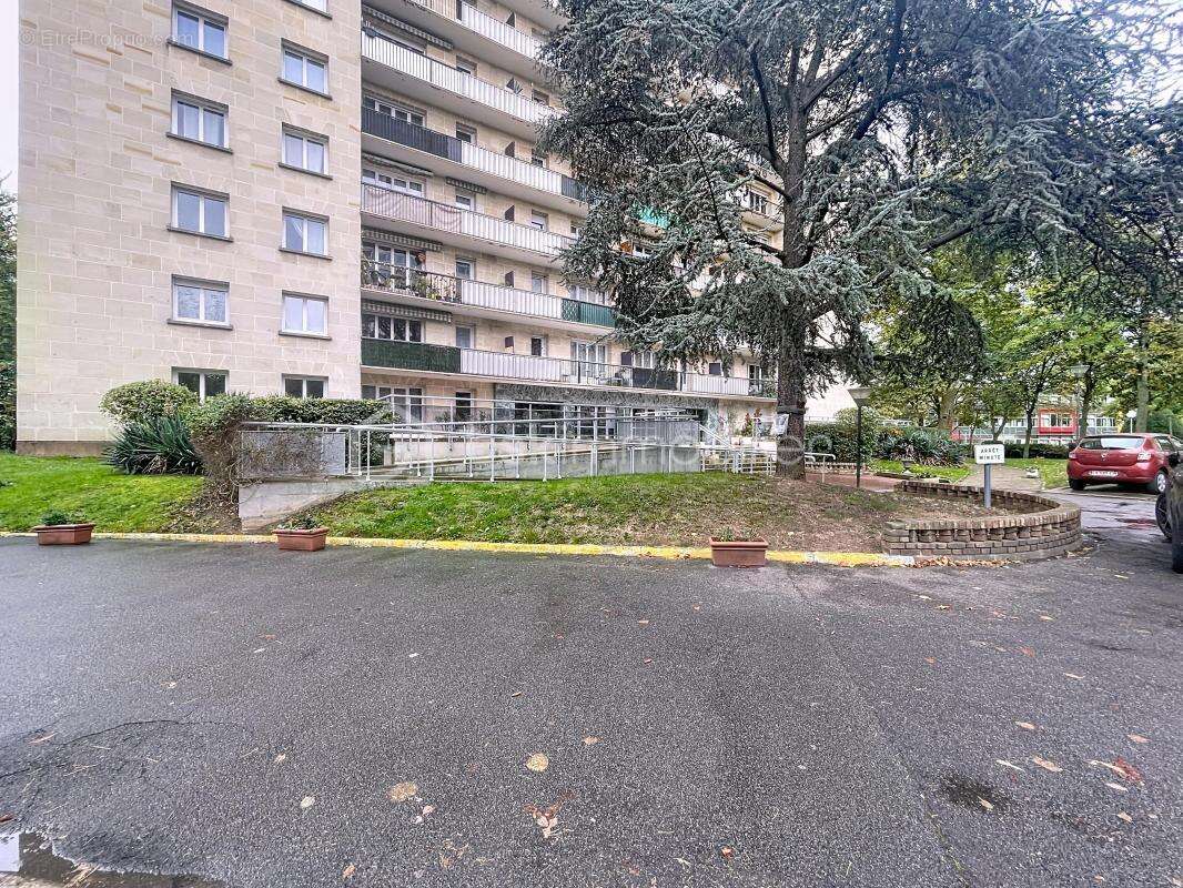 Appartement à SAVIGNY-SUR-ORGE
