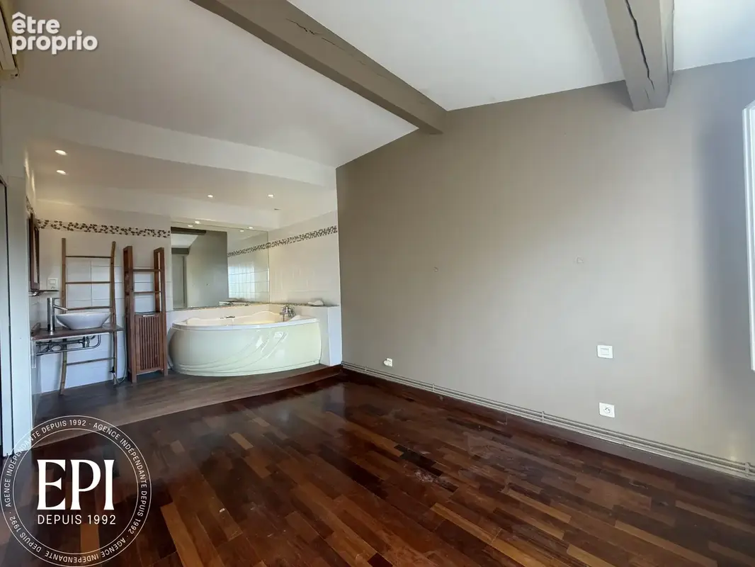 Maison familiale Type 5   120 m2 habitables sur terrain de 295 m2 avec piscine - photo 15