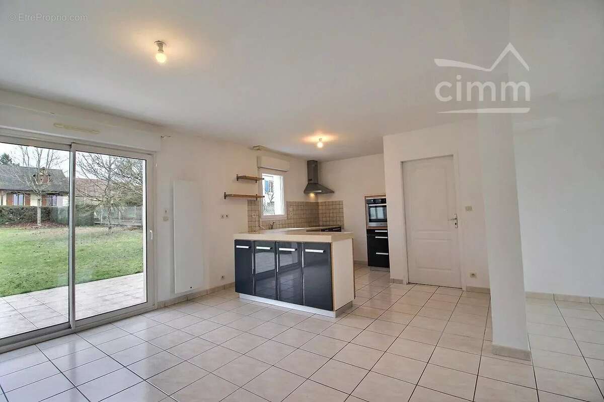 Maison à MONTLOUIS-SUR-LOIRE