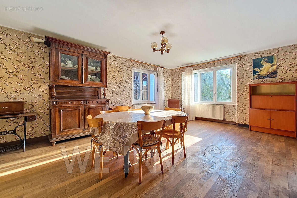 Maison à ANGLARS-SAINT-FELIX