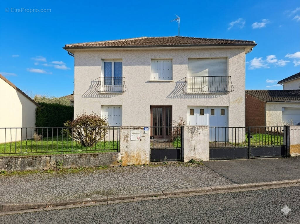 Maison à CHATELLERAULT