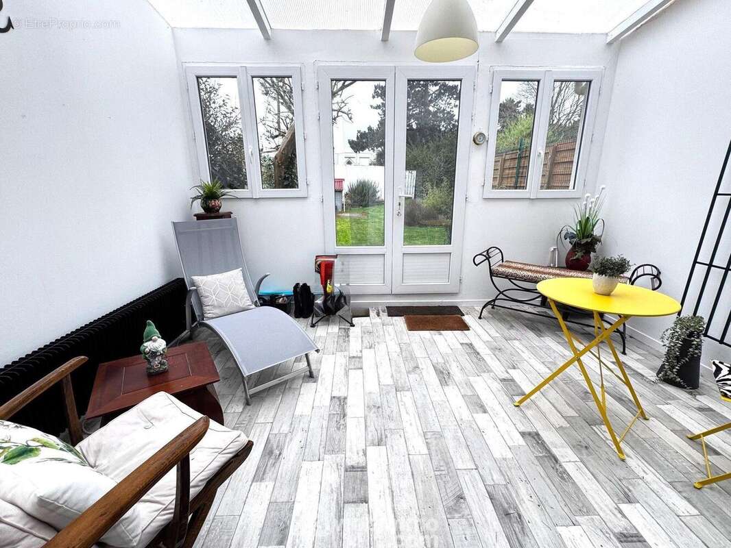 ... donnant accès accès à la véranda chauffée - Maison à BONDOUFLE
