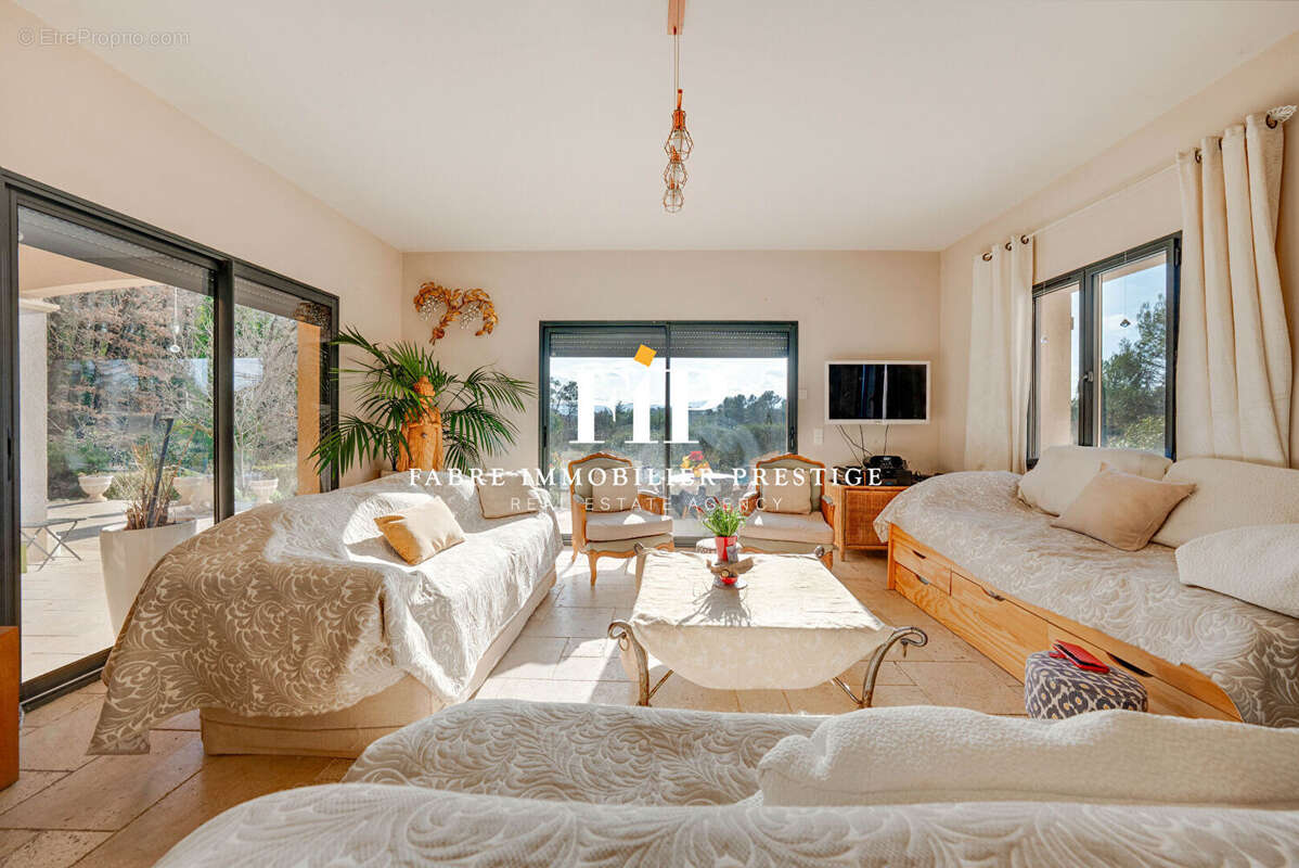 Maison à SAINT-MAXIMIN-LA-SAINTE-BAUME