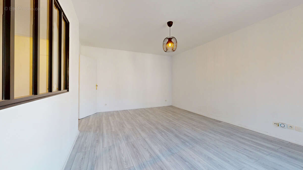 Bois Rochefort : Appartement 3 pièces avec balcon - photo 3