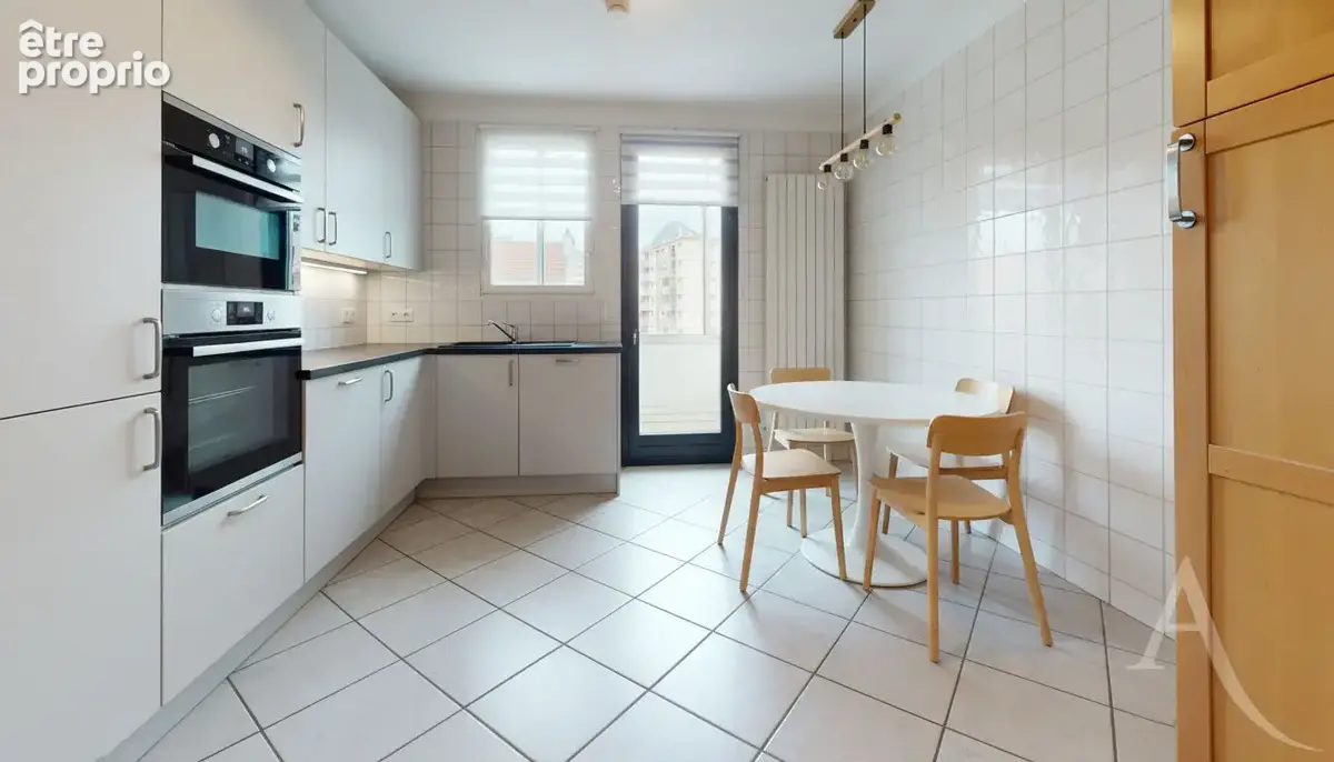 DERNIER ETAGE ! Grand T3 traversant de 67 m² - photo 2