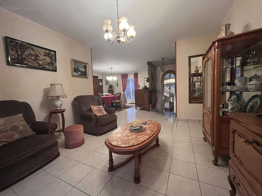 Maison à MEHUN-SUR-YEVRE