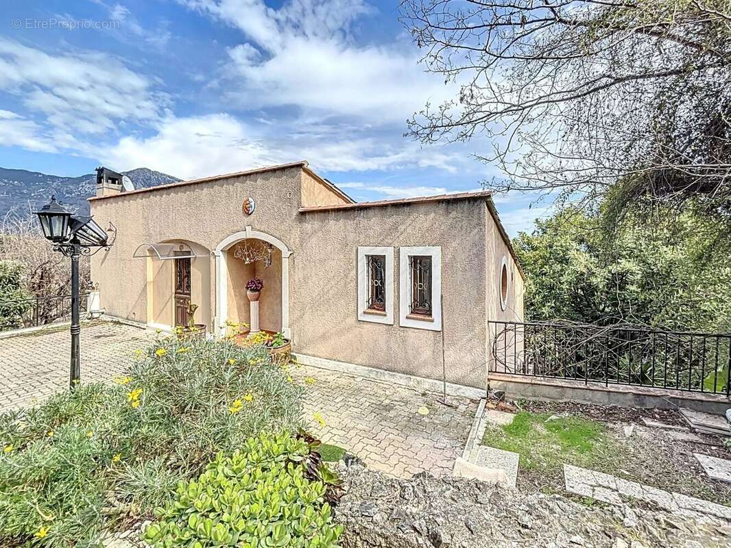 Maison à SAINTE-AGNES