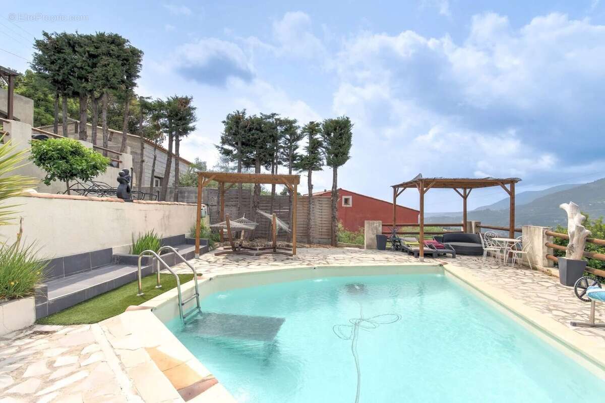 Maison à SAINT-MARTIN-DU-VAR