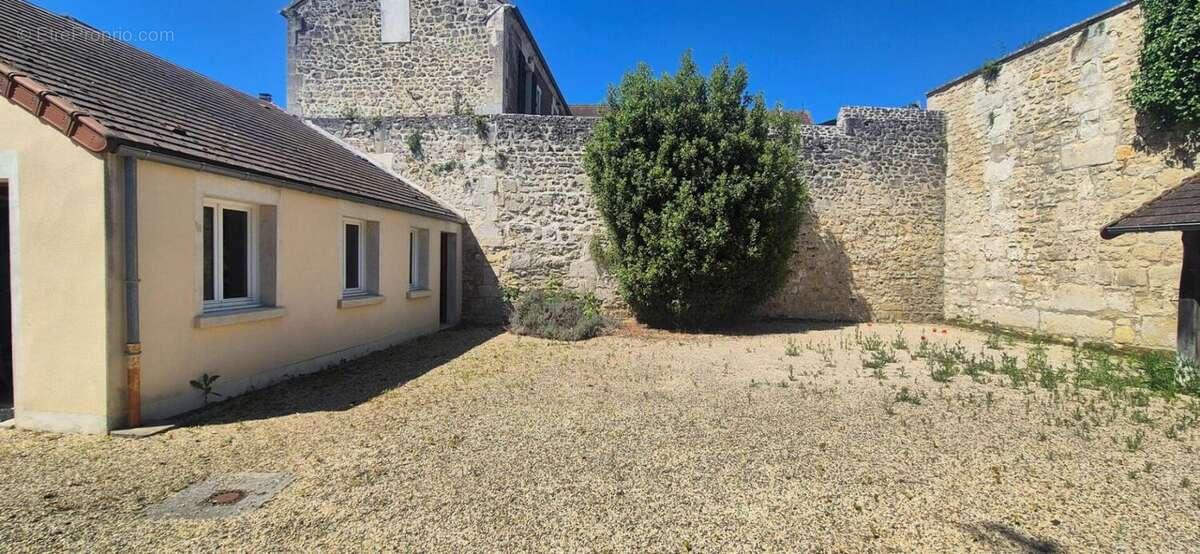 Maison de Village  Près de Crépy En Valois 6 pièce(s) 121 m2 - photo 2