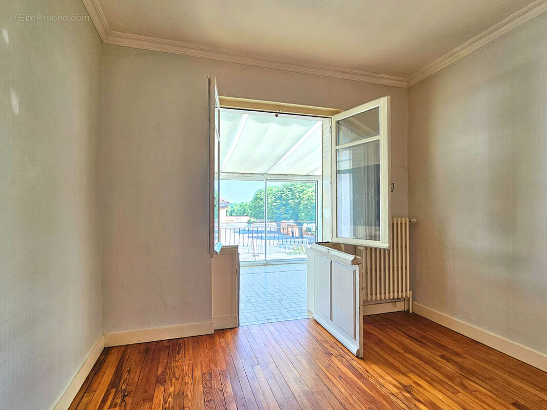 Maison à SAINT-LAURENT-SUR-SAONE