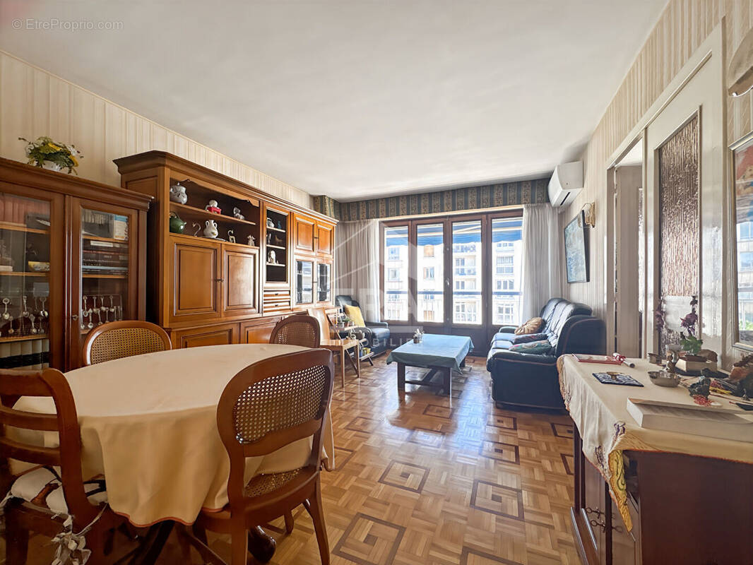 Appartement à MARSEILLE-4E