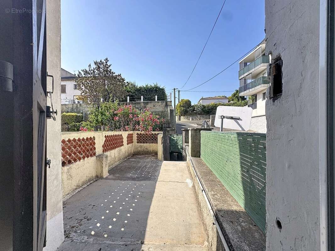 T2 48m2 avec terrasse et parking - photo 10