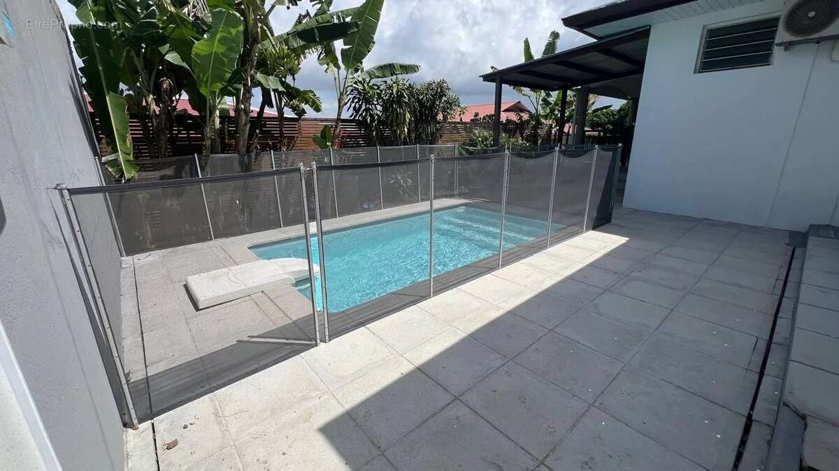 Villa t5 avec piscine proche de toutes les commodités – quartier prisé de rémire-montjoly - photo 16