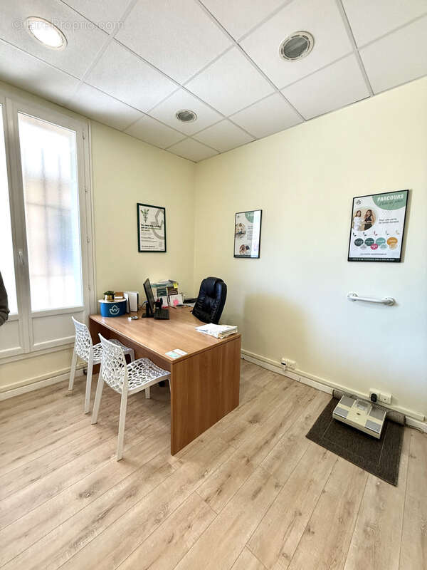 Commerce à MARSEILLE-12E