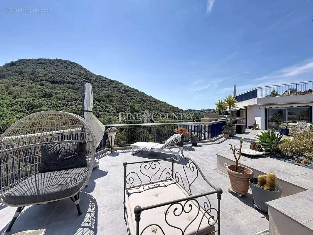 Appartement à MANDELIEU-LA-NAPOULE
