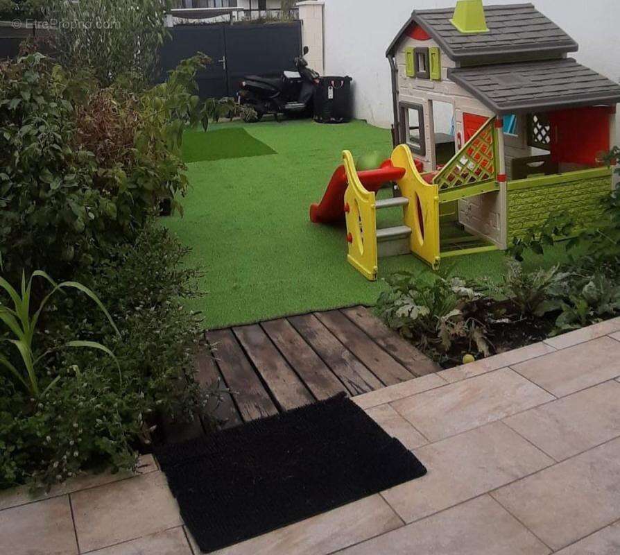 Maison à VERNEUIL-SUR-SEINE