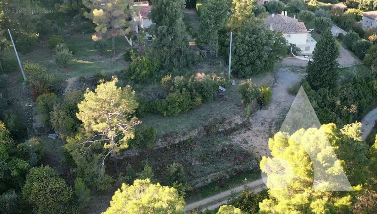 Terrain à DRAGUIGNAN