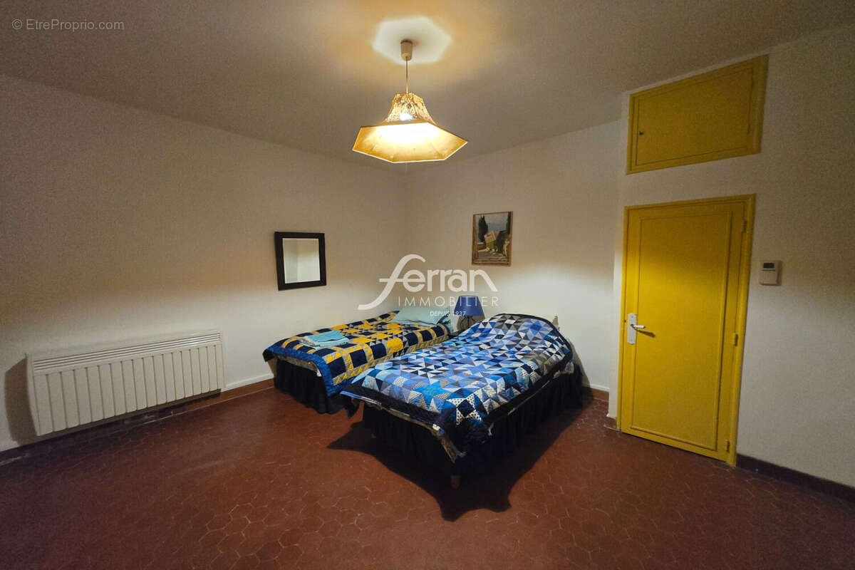 Appartement à SALERNES