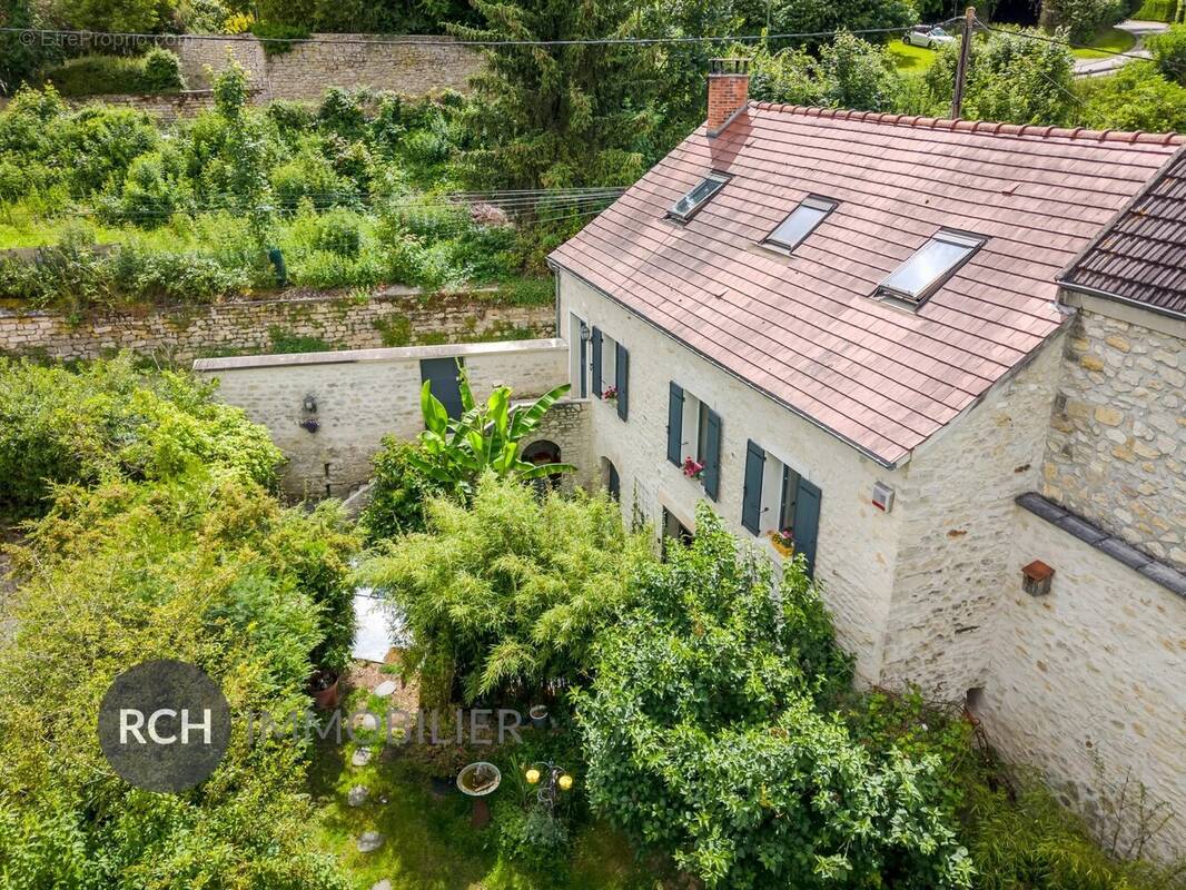 Maison à MEZY-SUR-SEINE