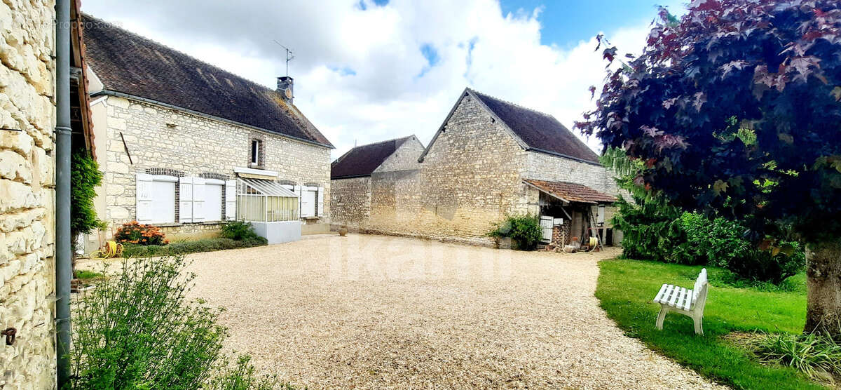 Maison à CHAMPLAY
