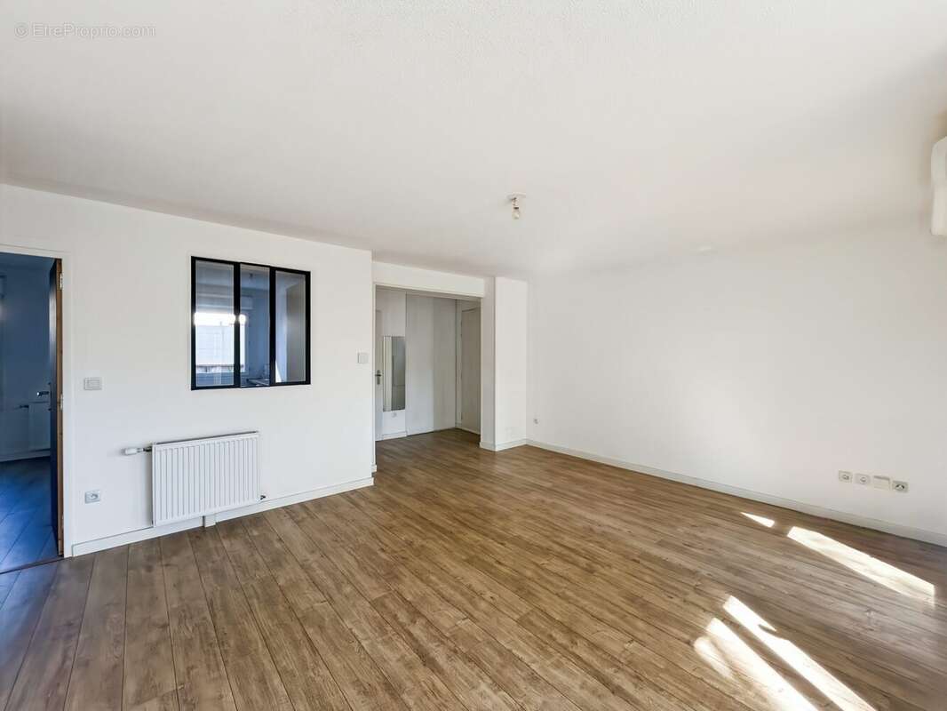Appartement à FROUZINS